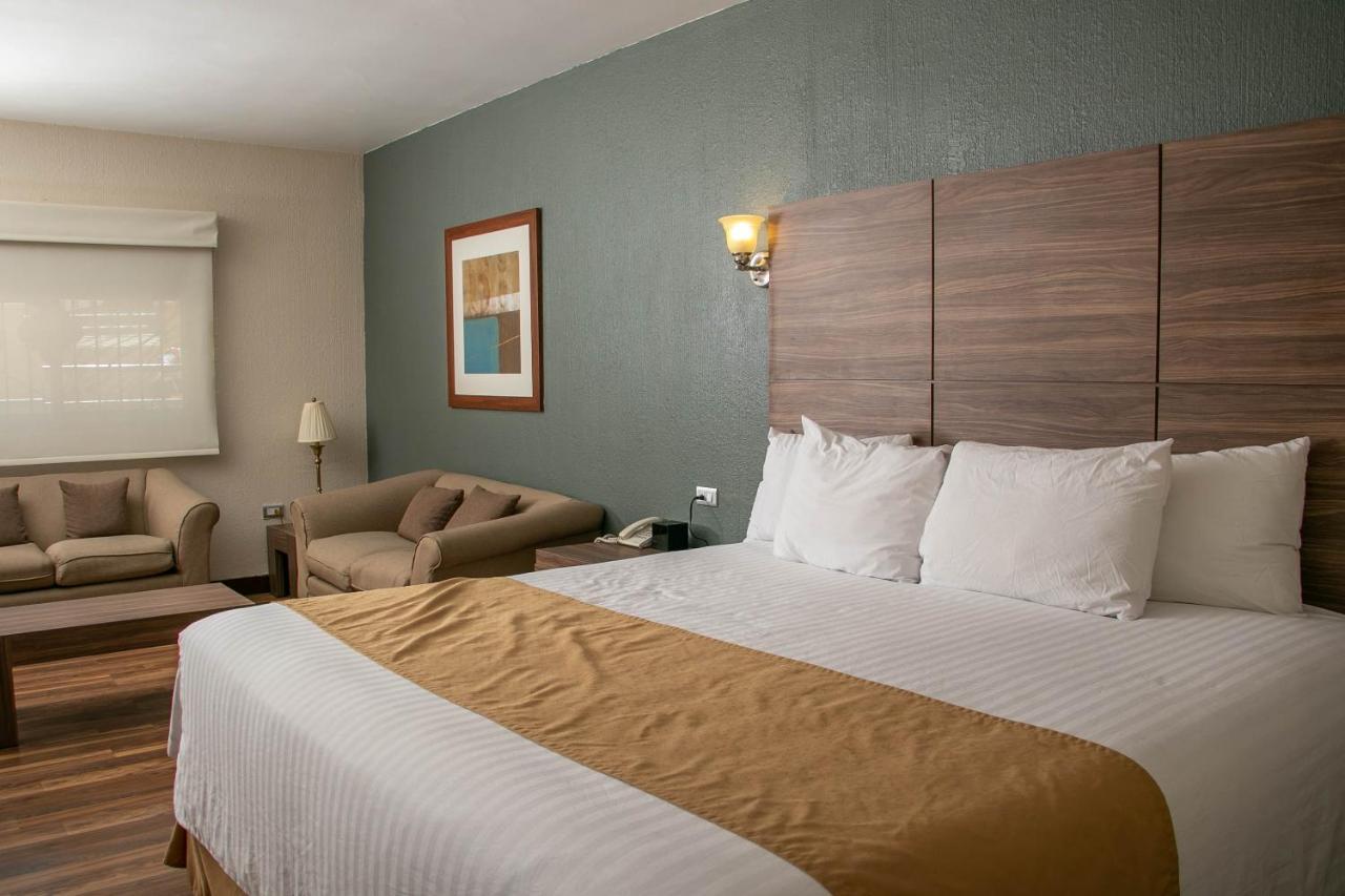 Western Cumbres Cd. Hotel
