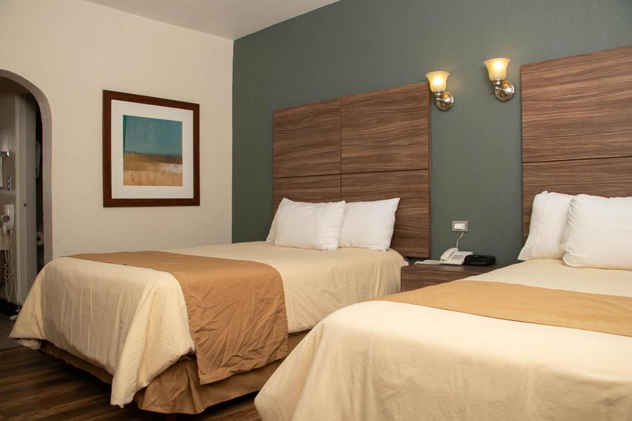 Western Cumbres Cd. Hotel